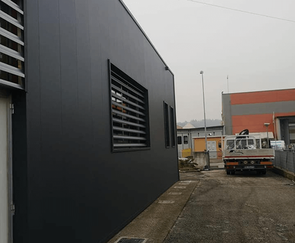 Rivestimento Facciate su Misura per edifici industriali a Padova - Cmg Lattoneria