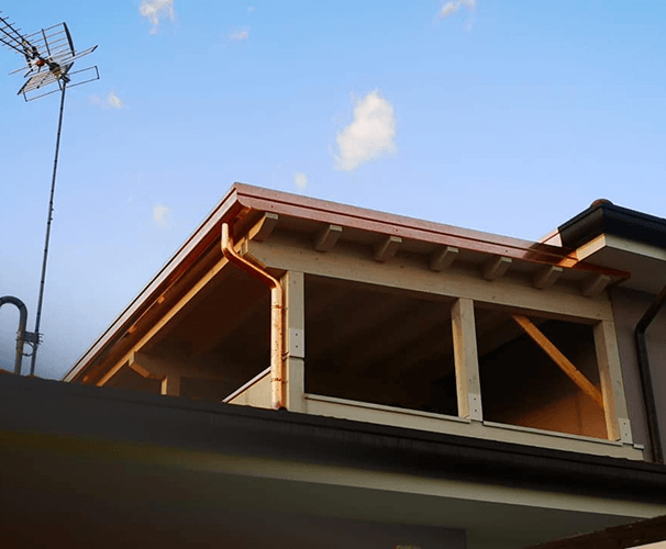 Installazione Grondaie in Rame a Veneto - CMG Lattoneria